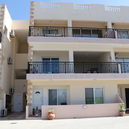 Sunset Apartment With Pool & 10 Mins To Venus Beach Paphos Exterior photo